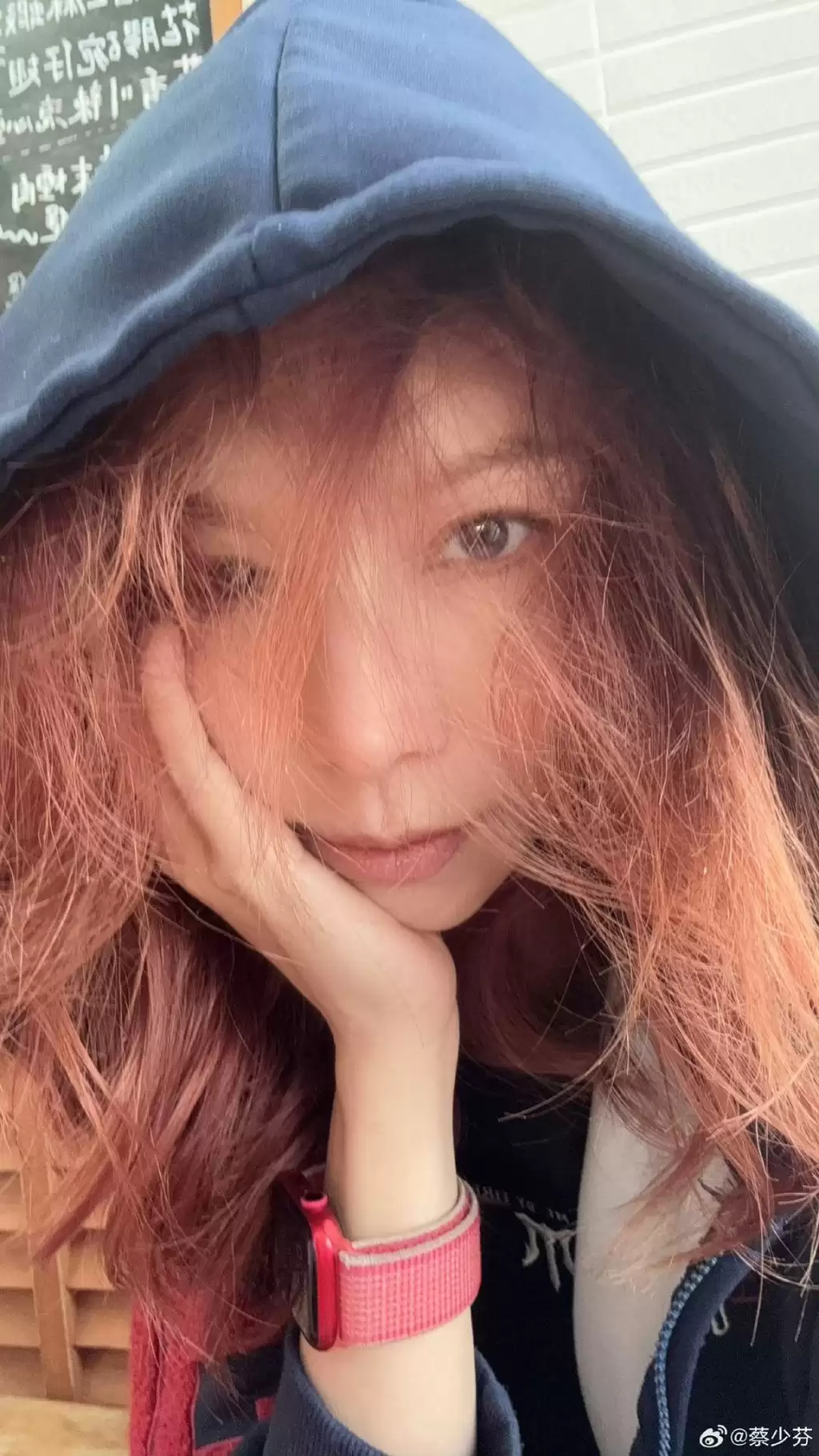 蔡少芬与老公张晋庆祝结婚18周年  上载健身相晒“老鼠仔”：几时可以大只过你？
