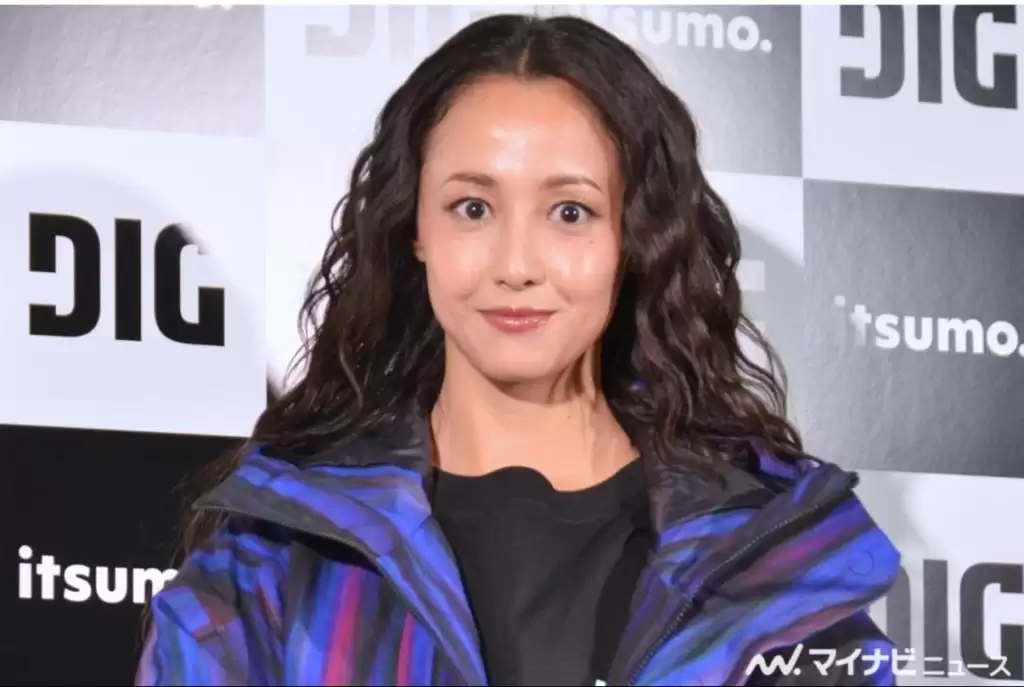 泽尻英龙华被踢爆与25岁圈外男子拍拖  传计划今年春天拉埋天窗