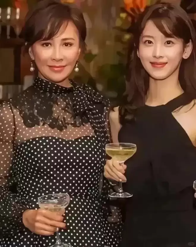 刘嘉玲不再隐瞒,坦言梁朝伟的真实处境,定居日本传闻已真相大白