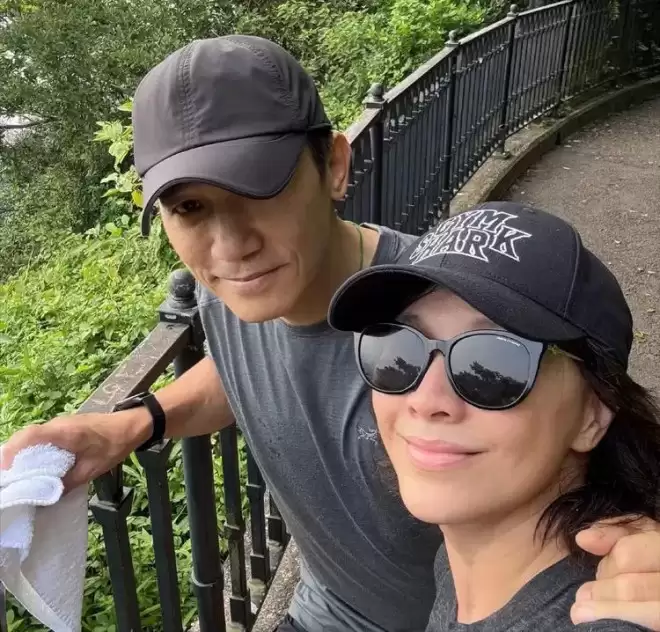 刘嘉玲不再隐瞒,坦言梁朝伟的真实处境,定居日本传闻已真相大白