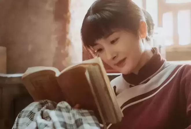 官方发布2025女星热度排名:刘亦菲第8,杨紫仅排第3,第一没争议