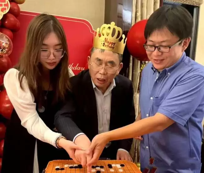 聂卫平去世，3婚有3子女，21岁小女儿发讣告