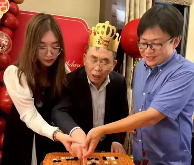 聂卫平去世，3婚有3子女，21岁小女儿发讣告