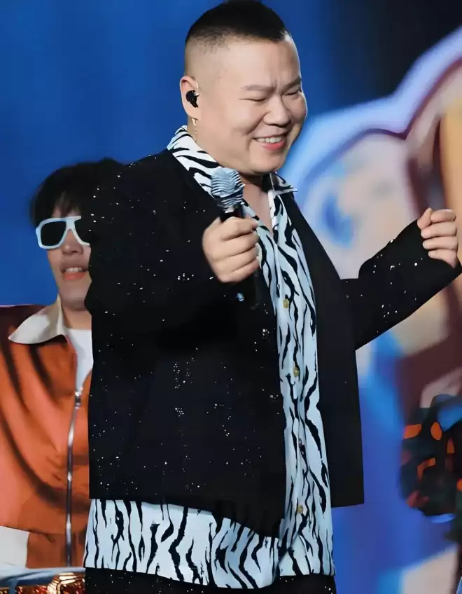 岳云鹏宣布不上2026年央视春晚!网友高呼:太好了