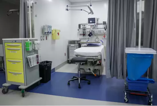 家属称阿省一名老年流感患者在急诊室等候超过90小时