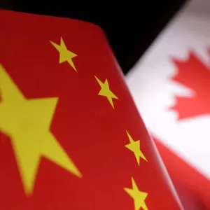 签完了，卡尼离开人民大会堂，中方拿到了想要的，特朗普损失惨重