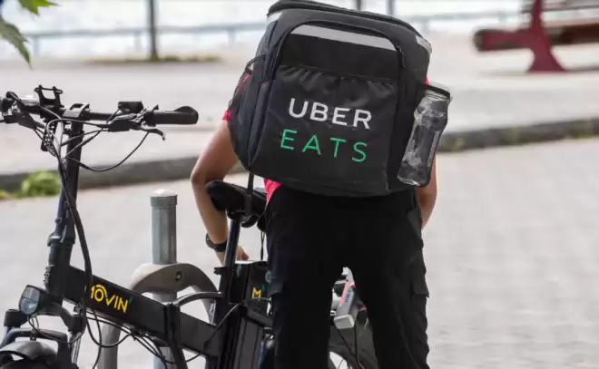 Uber Eats公布加拿大给小费最慷慨的城市名单：结果不出预料