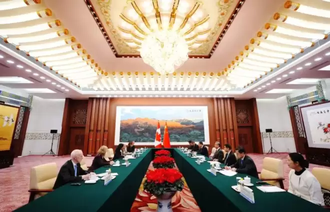 就宠他吧！卡尼被高规格接待、巨头轮番见面！笑的合不拢嘴