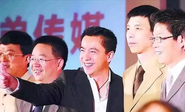 李湘被扒底朝天，高调炫富仅是冰山一角