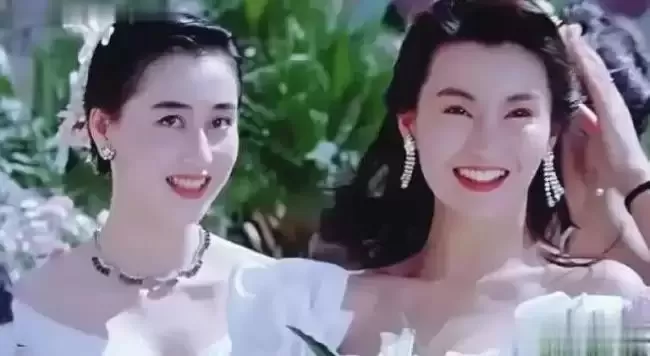 看了利智与张曼玉的合影，难怪李连杰一见钟情