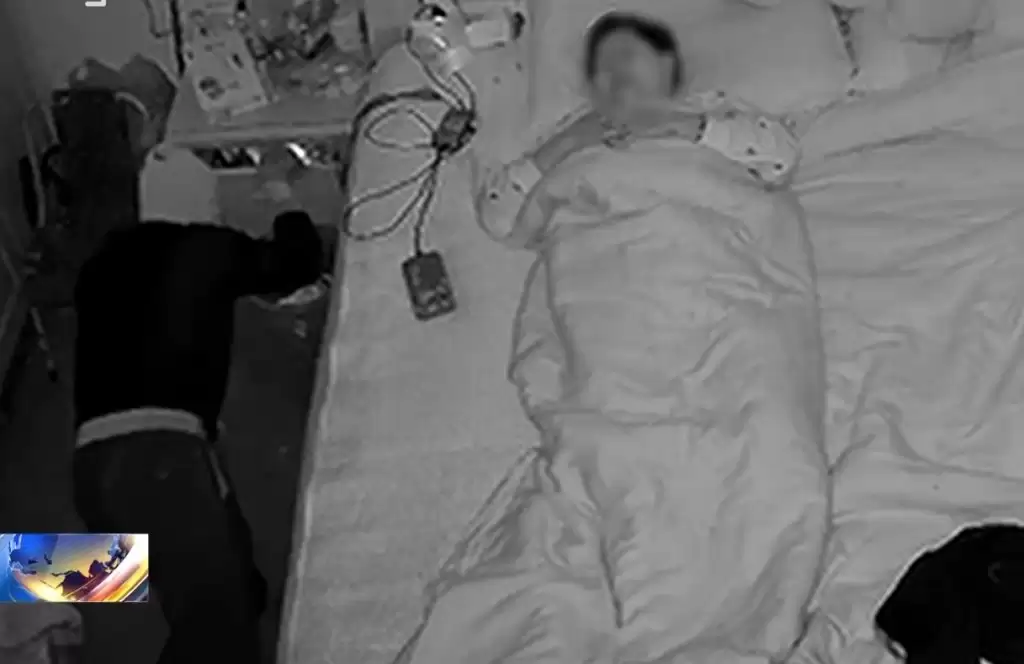 CCTV直击｜武汉蒙面贼半夜搜掠床头  女户主机警一招自保