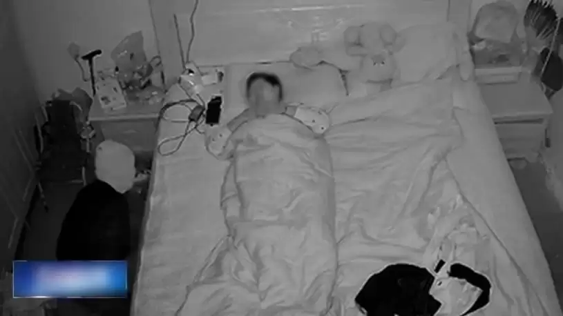 CCTV直击｜武汉蒙面贼半夜搜掠床头  女户主机警一招自保