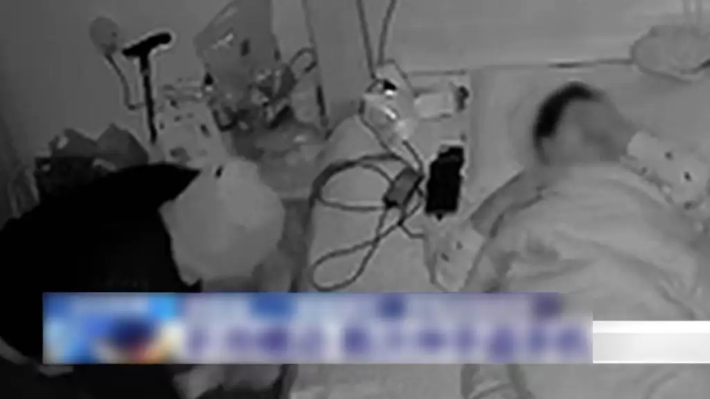 CCTV直击｜武汉蒙面贼半夜搜掠床头  女户主机警一招自保