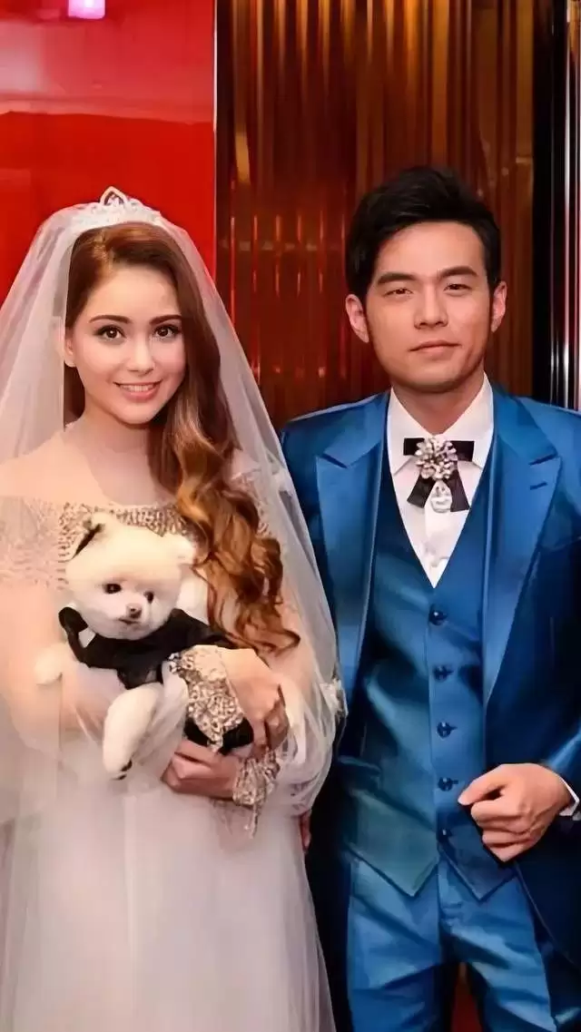 周杰伦昆凌结婚11年了：天王变话痨，昆凌仍冻龄