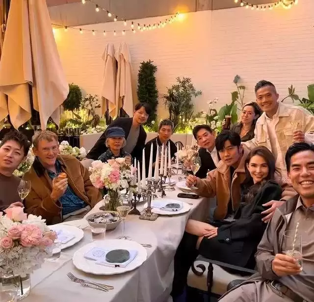 周杰伦昆凌结婚11年了：天王变话痨，昆凌仍冻龄