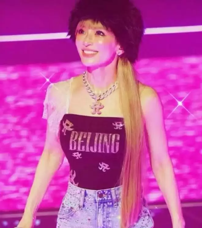 滨崎步突晒上海演唱会零观众照 疑反驳"彩排说"