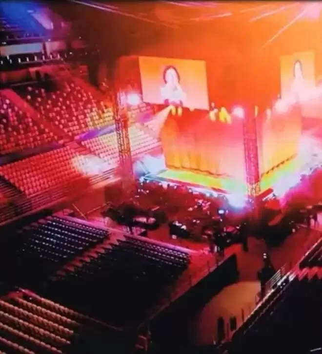 滨崎步突晒上海演唱会零观众照 疑反驳"彩排说"