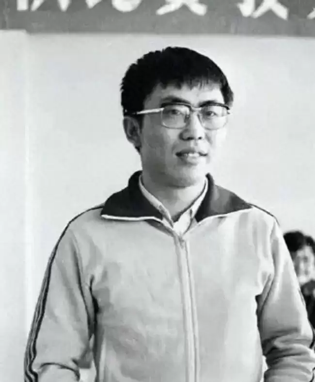 聂卫平家中装修高大上，孙子可爱，女儿戴18万表