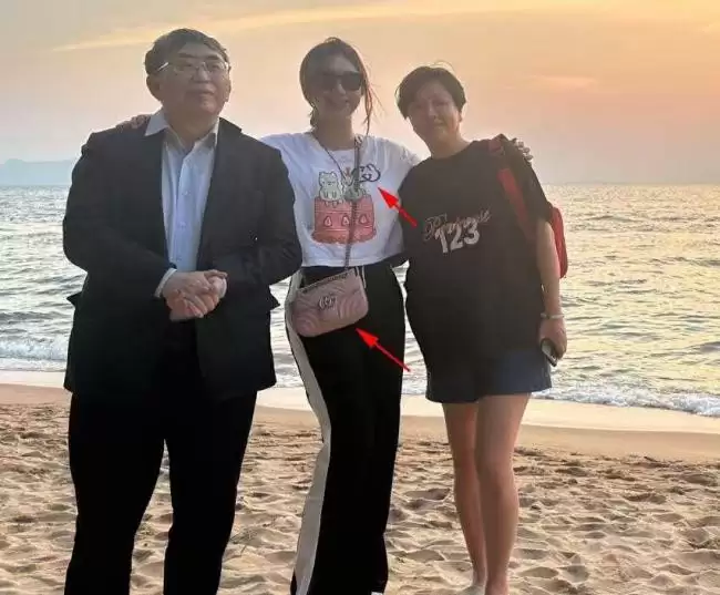 聂卫平家中装修高大上，孙子可爱，女儿戴18万表