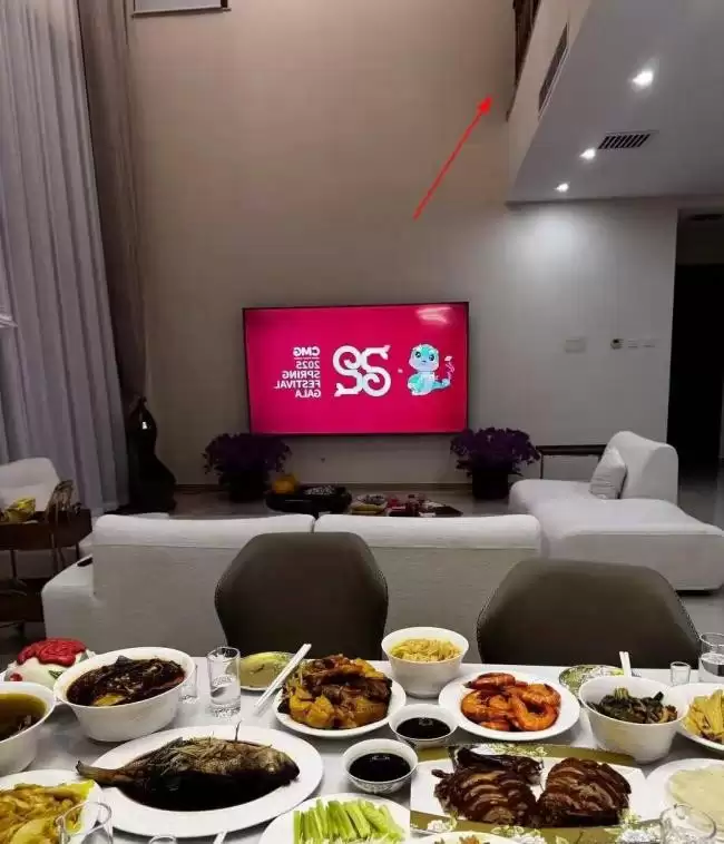 聂卫平家中装修高大上，孙子可爱，女儿戴18万表