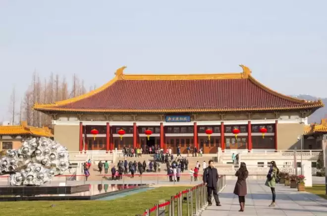 南京博物院盗卖疑云，揭露中国文物市场黑幕