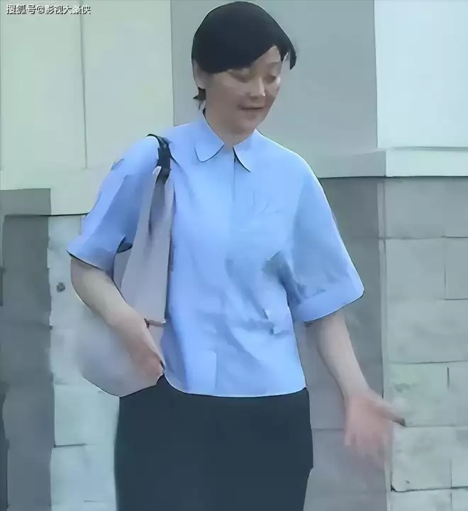 离婚传闻真相大白后的徐帆，因老毛病被观众嘲讽