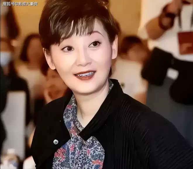 离婚传闻真相大白后的徐帆，因老毛病被观众嘲讽