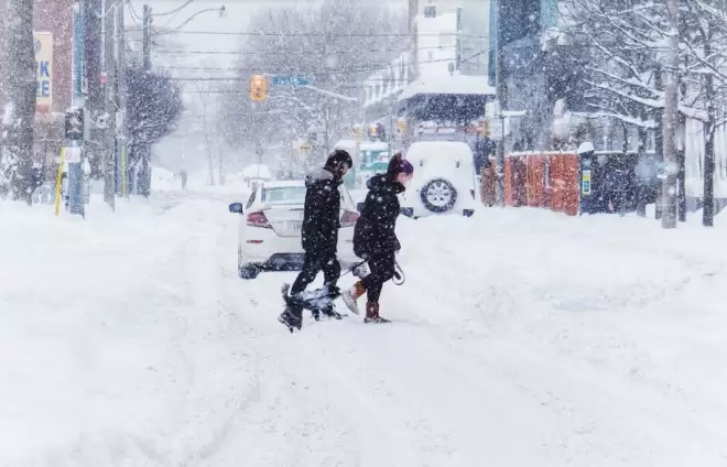 多伦多将遭遇高达40厘米暴风雪！大量航班取消，交通瘫痪