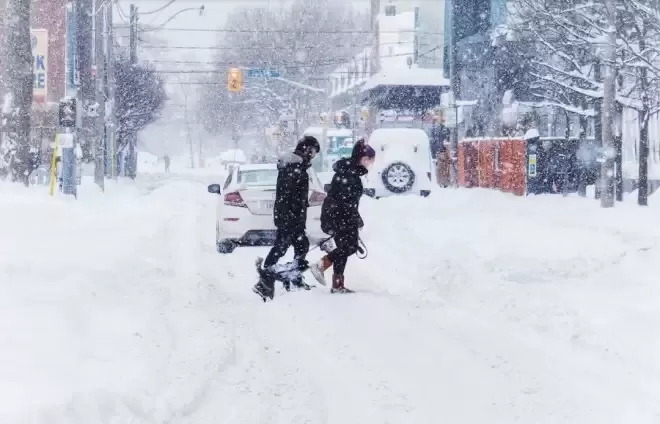 多伦多将遭遇高达40厘米暴风雪！大量航班取消，交通瘫痪