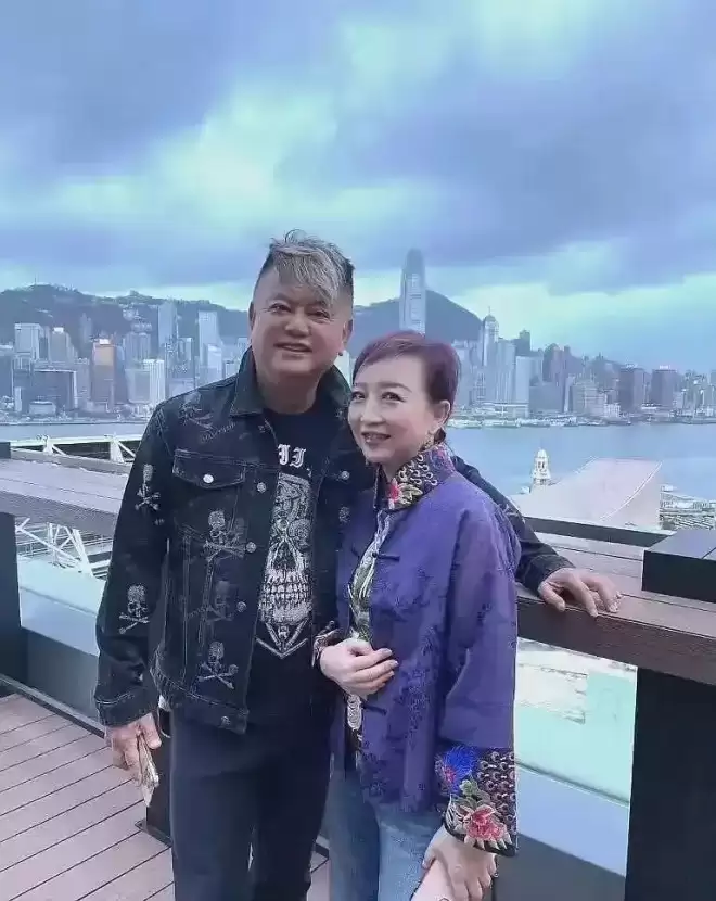 陈百祥黄杏秀结婚47年，透露丁克原因....
