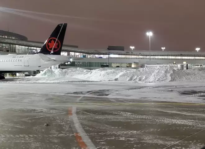 皮尔逊机场单日降雪46厘米创历史纪录,多伦多90年来雪最多月份