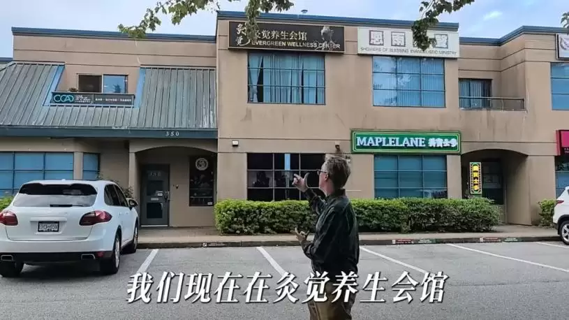 王祖贤罕有自拍片抢闸做一事&nbsp; 登陆电商平台3日吸粉15万