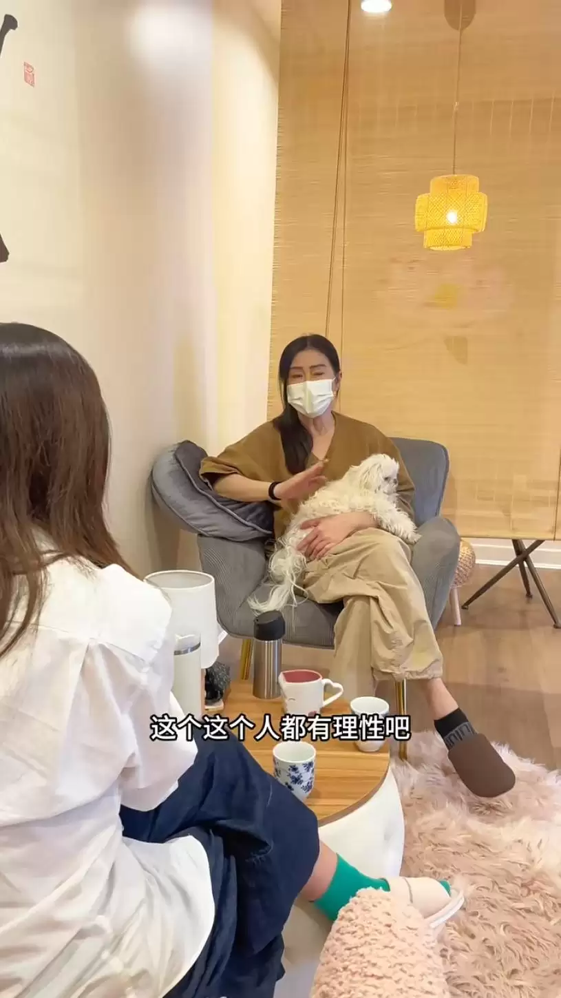 王祖贤罕有自拍片抢闸做一事&nbsp; 登陆电商平台3日吸粉15万