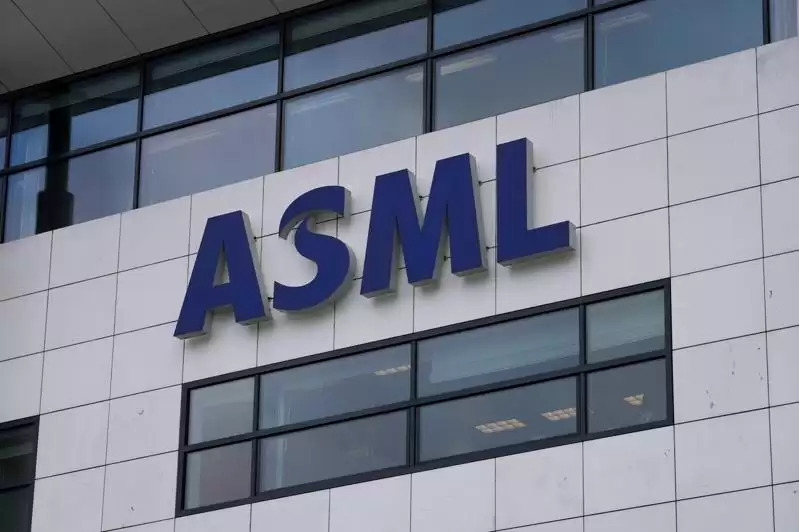 AI需求续喷 ASML订单创新高 上调全年财测