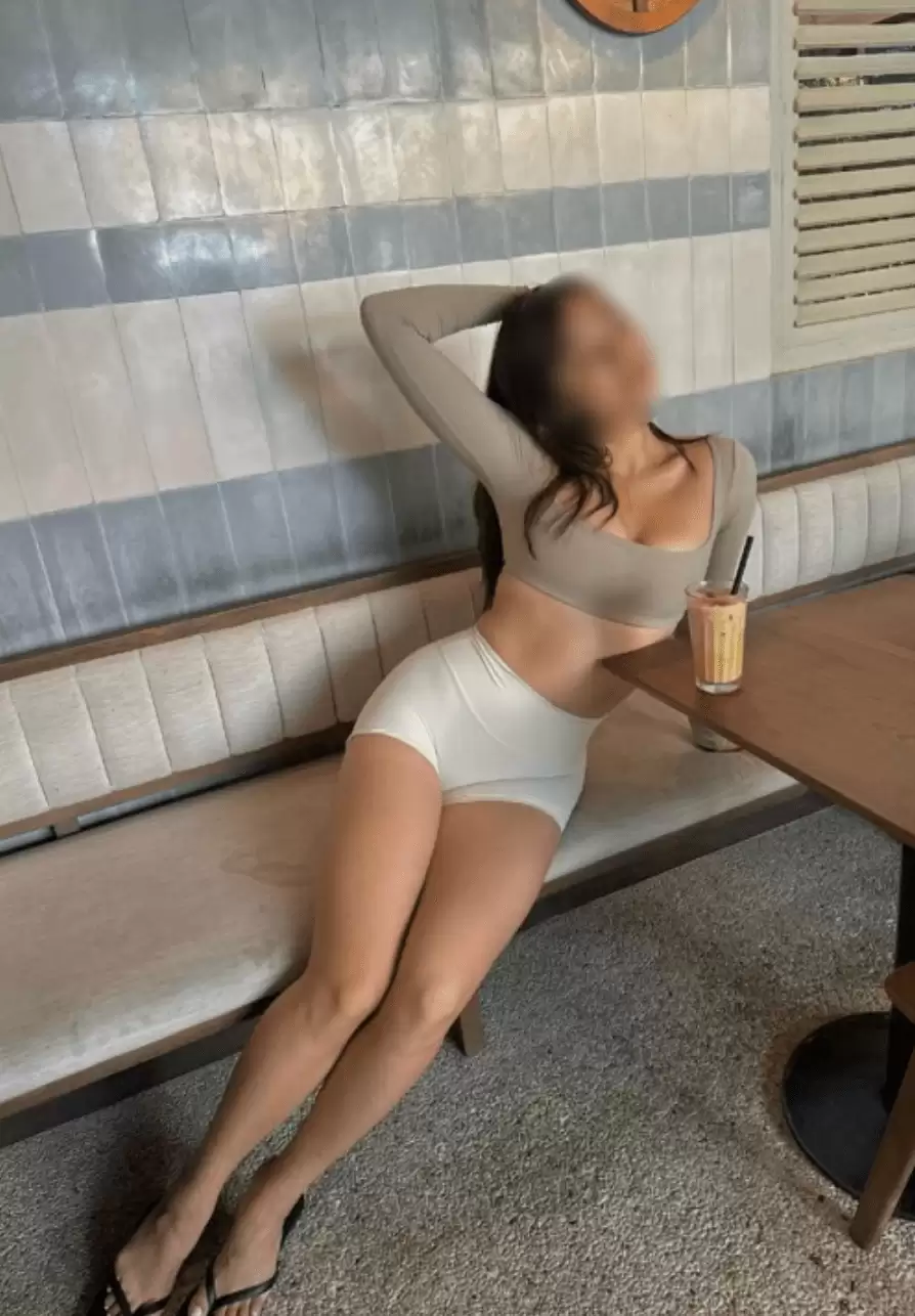 “办公室内呻吟”片疯传 新加坡企业创办人疑与女下属激战 遭公司除名