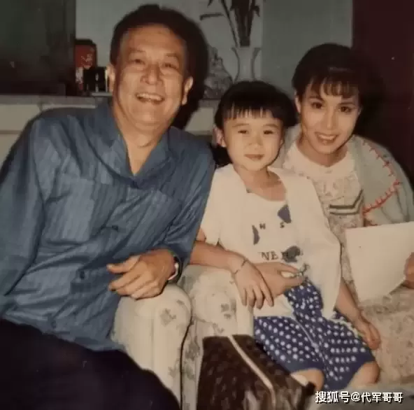 他曾与谢贤齐名，女儿拒绝相认，最后孤独去世