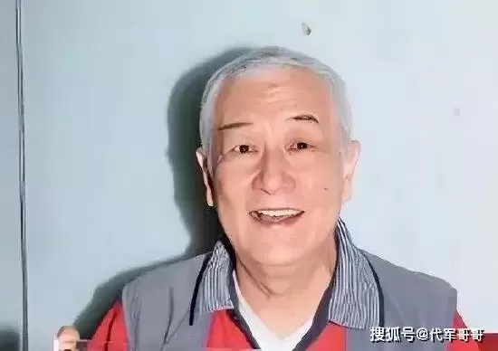 他曾与谢贤齐名，女儿拒绝相认，最后孤独去世