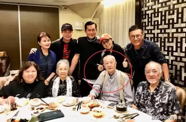 他曾与谢贤齐名，女儿拒绝相认，最后孤独去世