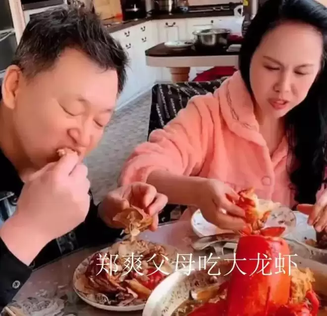 郑爽抱着孩子头发都白了！一家人和张恒当街吵架