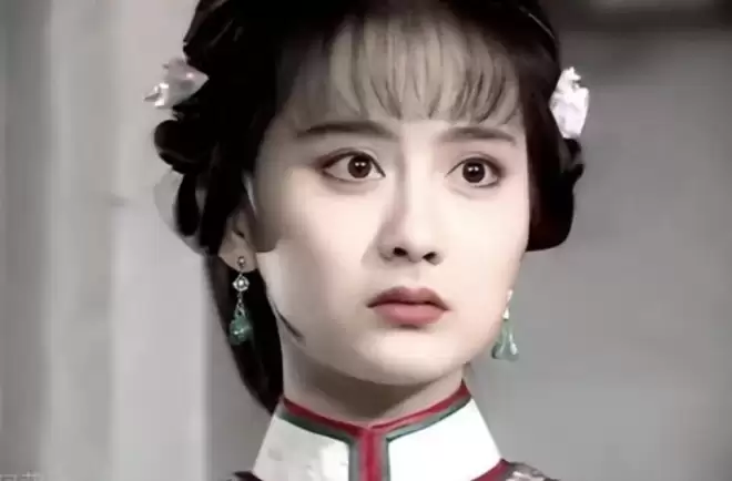 巅峰时期惊为天人,可惜花期太短,颜值很快就坍塌的5位女明星