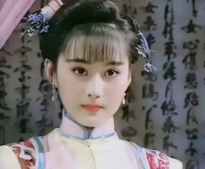 巅峰时期惊为天人,可惜花期太短,颜值很快就坍塌的5位女明星