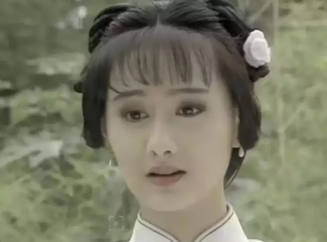 巅峰时期惊为天人,可惜花期太短,颜值很快就坍塌的5位女明星