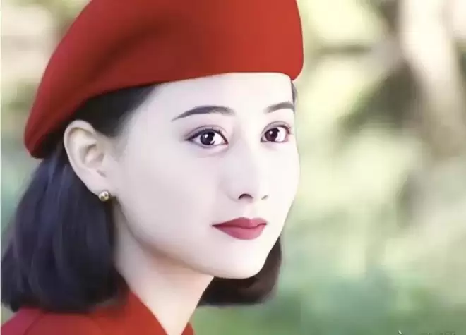 巅峰时期惊为天人,可惜花期太短,颜值很快就坍塌的5位女明星