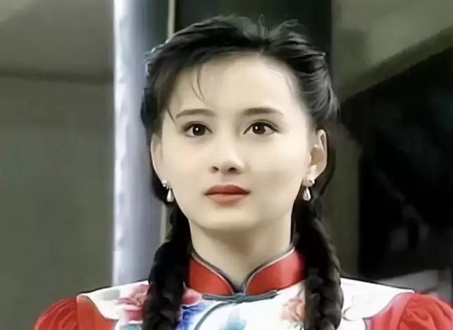 巅峰时期惊为天人,可惜花期太短,颜值很快就坍塌的5位女明星