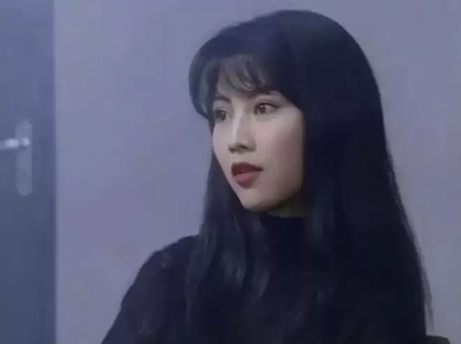巅峰时期惊为天人,可惜花期太短,颜值很快就坍塌的5位女明星