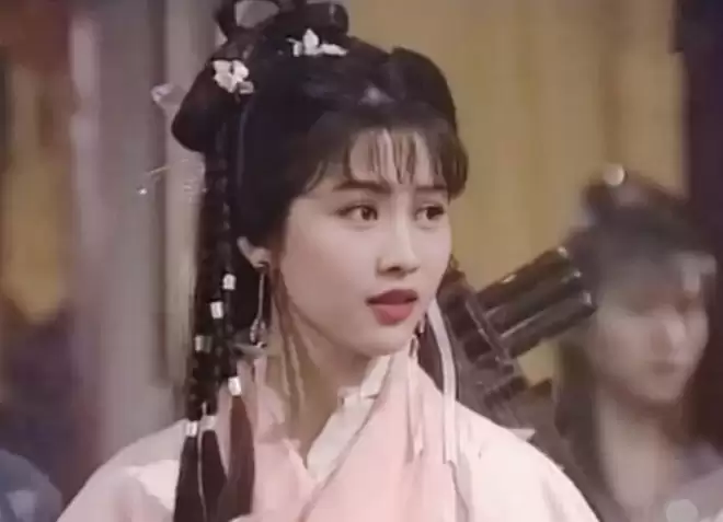巅峰时期惊为天人,可惜花期太短,颜值很快就坍塌的5位女明星