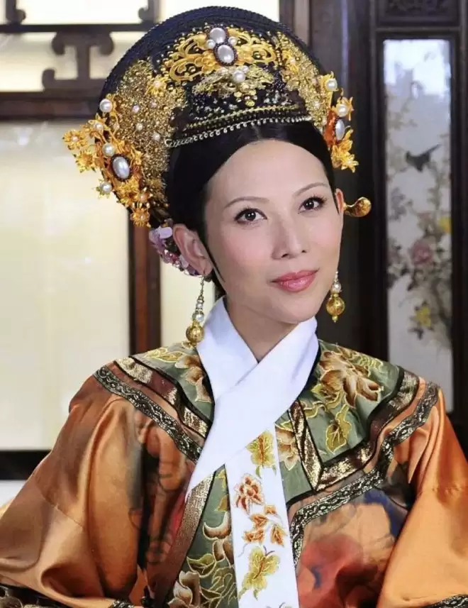 巅峰时期惊为天人,可惜花期太短,颜值很快就坍塌的5位女明星
