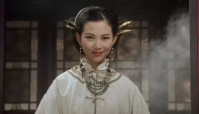 巅峰时期惊为天人,可惜花期太短,颜值很快就坍塌的5位女明星