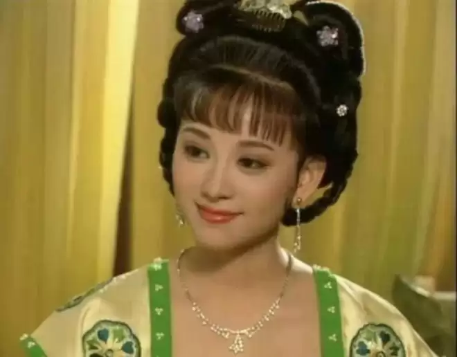 巅峰时期惊为天人,可惜花期太短,颜值很快就坍塌的5位女明星