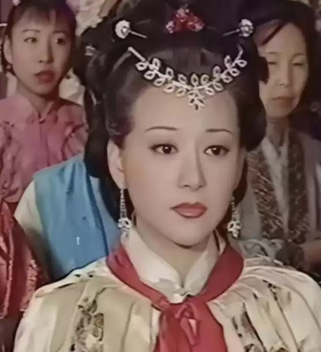 巅峰时期惊为天人,可惜花期太短,颜值很快就坍塌的5位女明星